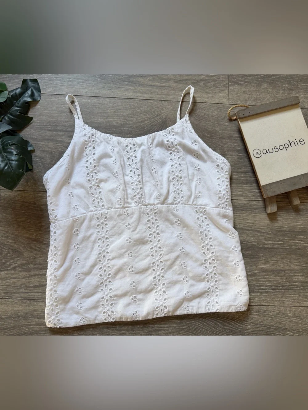 Abercrombie & Fitch Kids White Eyelet Spaghetti Strap Tank Top. Size 11 / 12